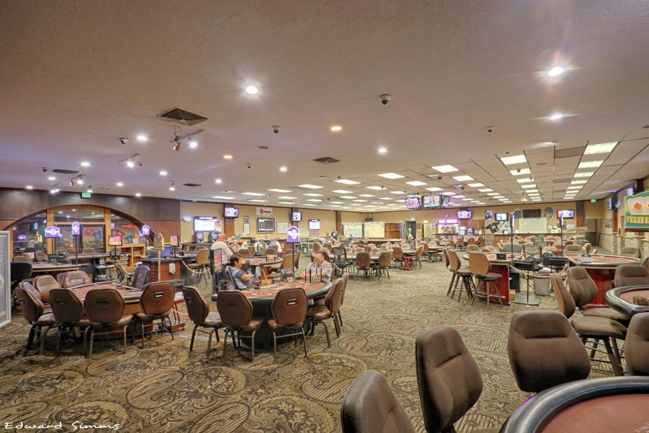 Econo Lodge Lake Elsinore Casino Exteriör bild