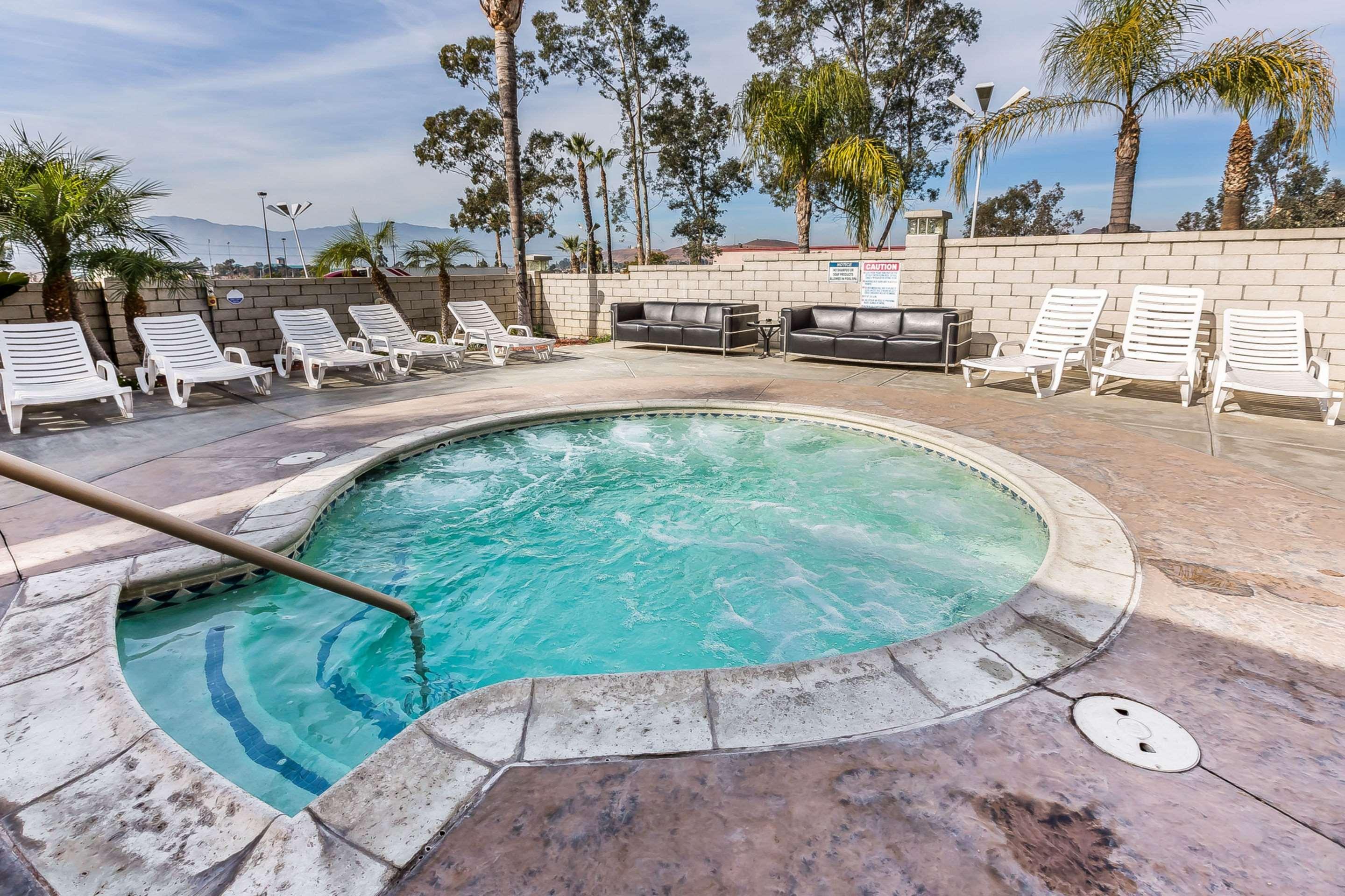 Econo Lodge Lake Elsinore Casino Exteriör bild